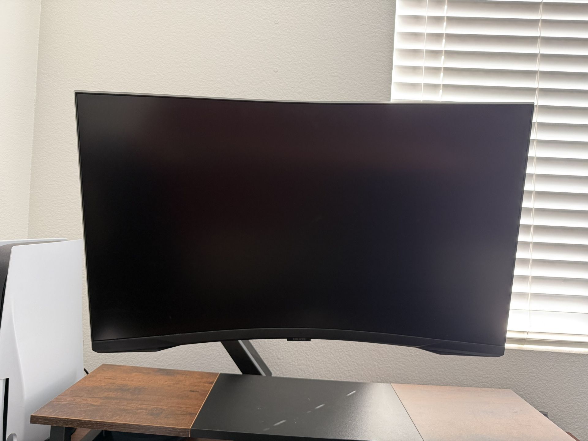 32” 4K Curved Gaming Monitor (165Hz) - Samsung G7