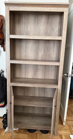 Book shelf / shelving indoor