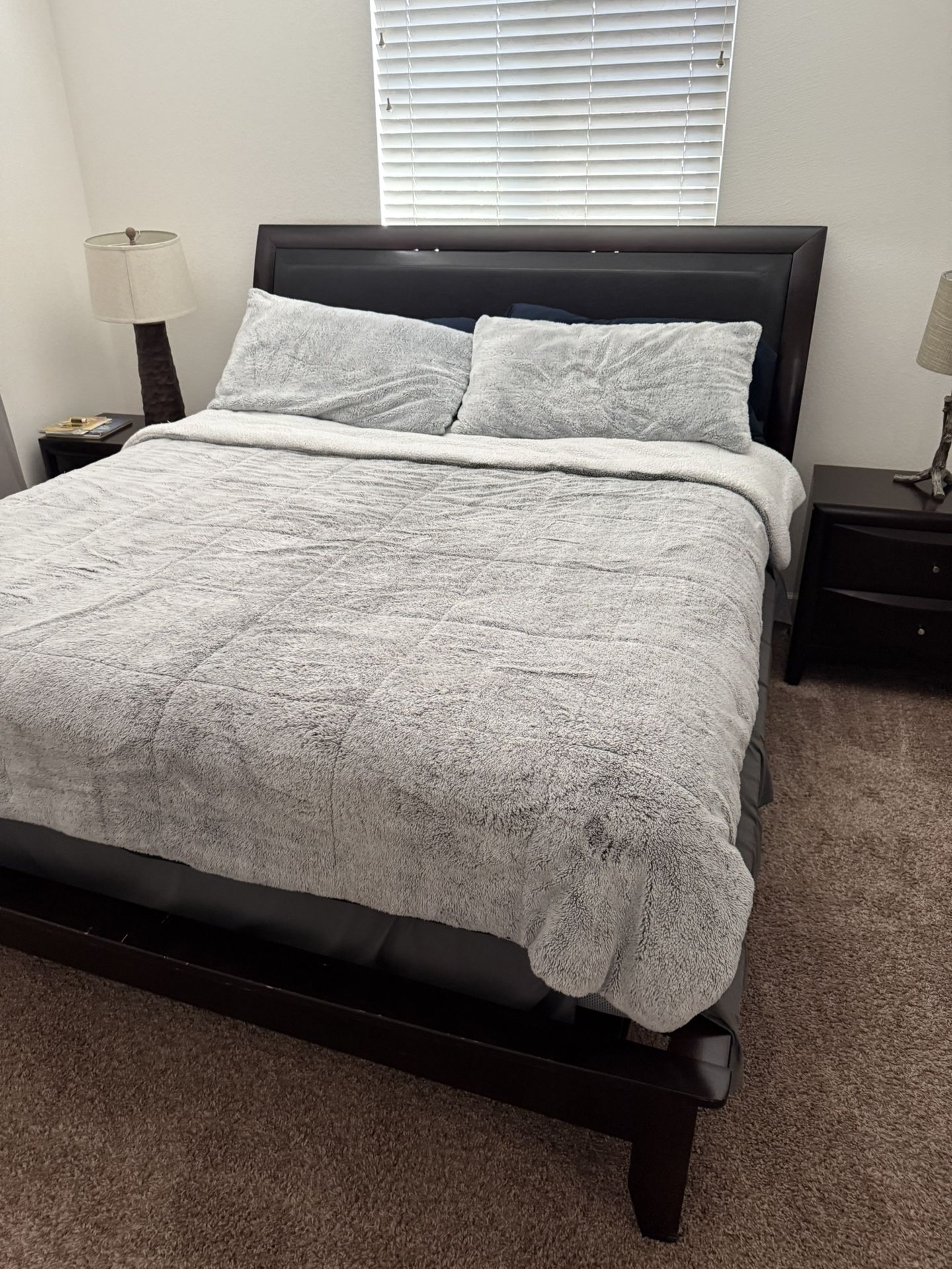 Cal King Bedroom Set