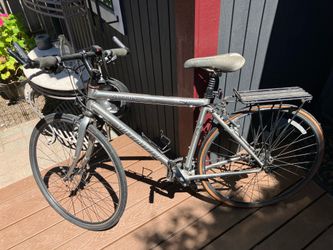 2x Specialized Sirius Hybrid/Road Bikes (his and hers!)