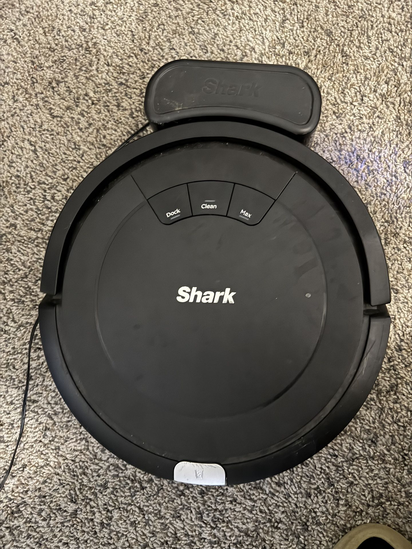 SHARK ROBOTIC VACUUM
