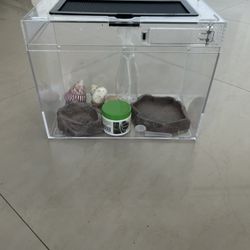Best gift For Kids! A medium size terrarium tank! All you need is your hermit crab!  Medium terrarium tank H9xW12xD7 Overall  Value More Than $80