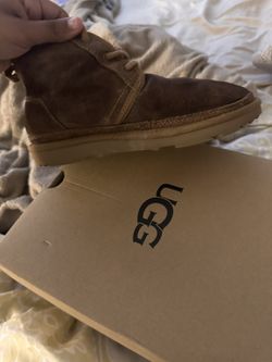 UGGS SHOES