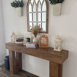 Entry Table And Mirror