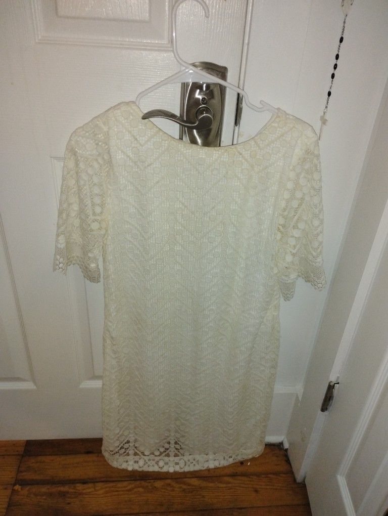 White Lace Fabric Dress 