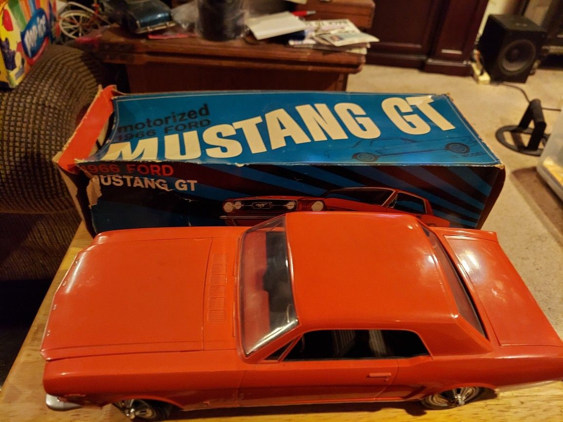 Vintage 16 Inch Model Car. 1966 Ford Mustang Gt