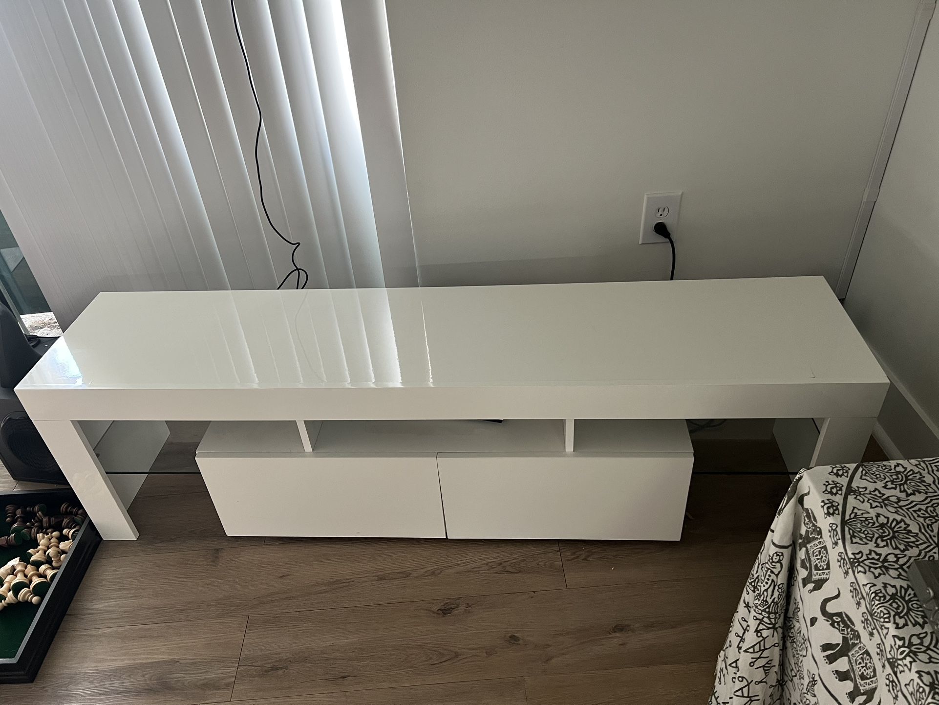 Modern TV stand With LED