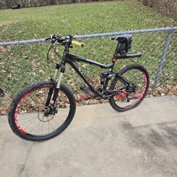 Trek 5 Mountain Bike. Size L - Large
