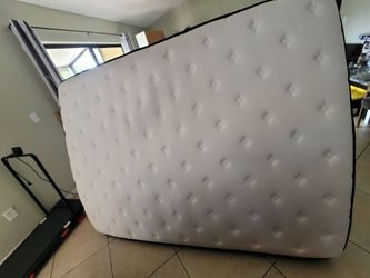 Queen Size Mattress White Tufted