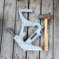 Porta Nailer Model 402 Tongue and Groove Flooring Nailer w Mallet

