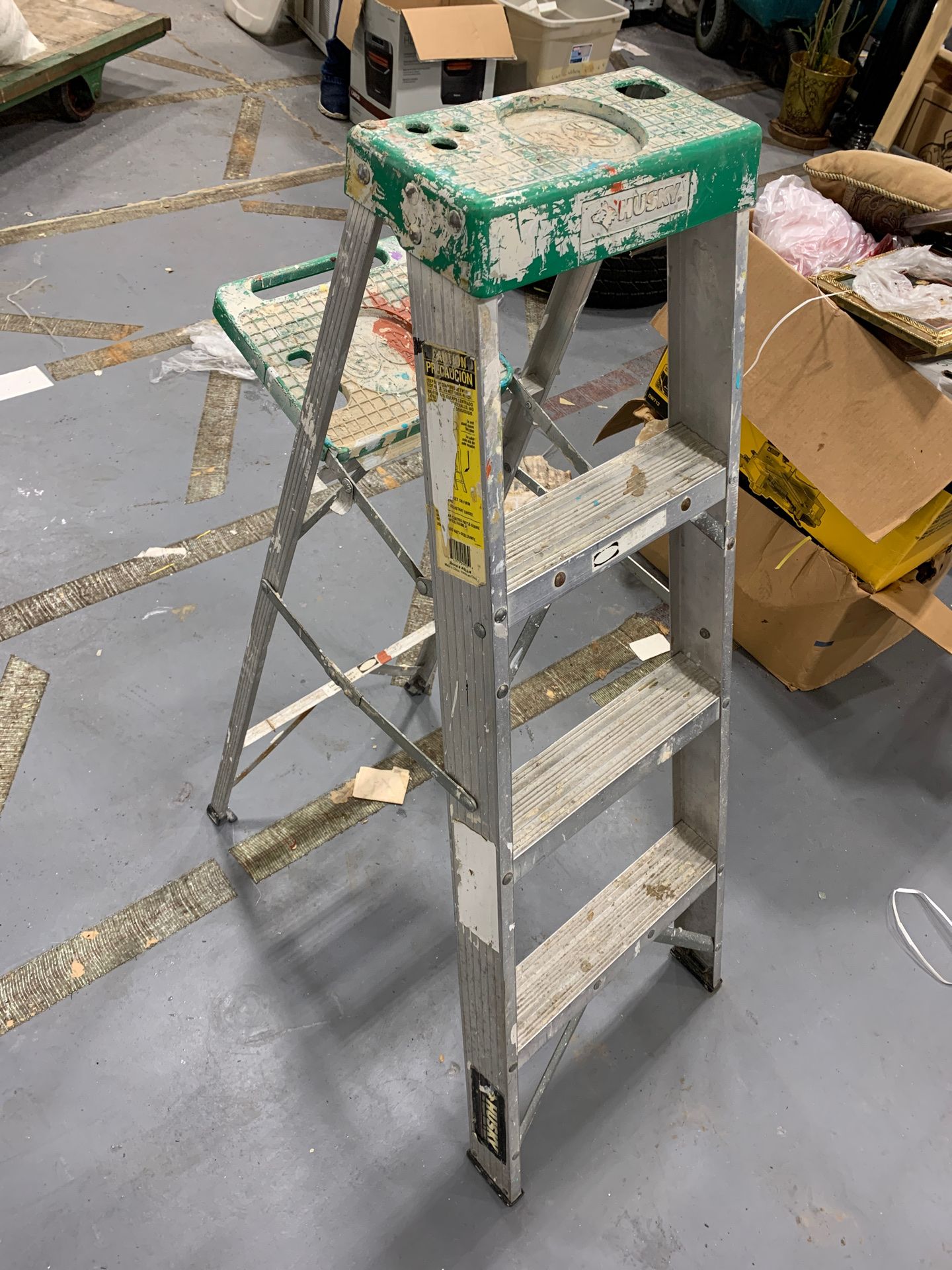 Husky 3-ft step Ladder