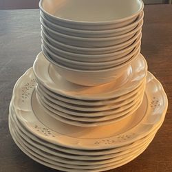Set of 19 - Pfaltzgraff Remembrance Dinnerware dinner salad soup dessert plates bowls Vintage