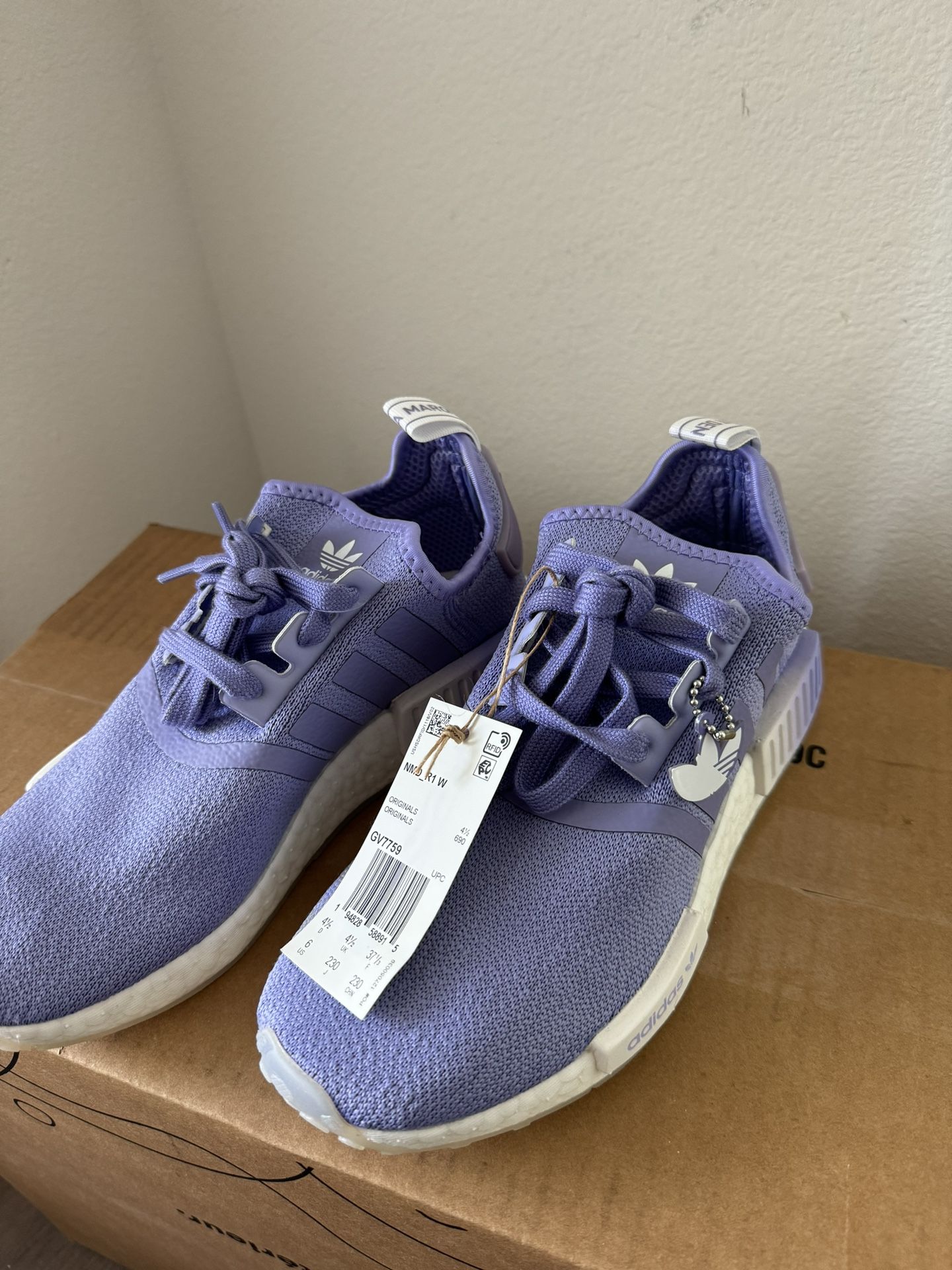 Womens Adidas NMD R1