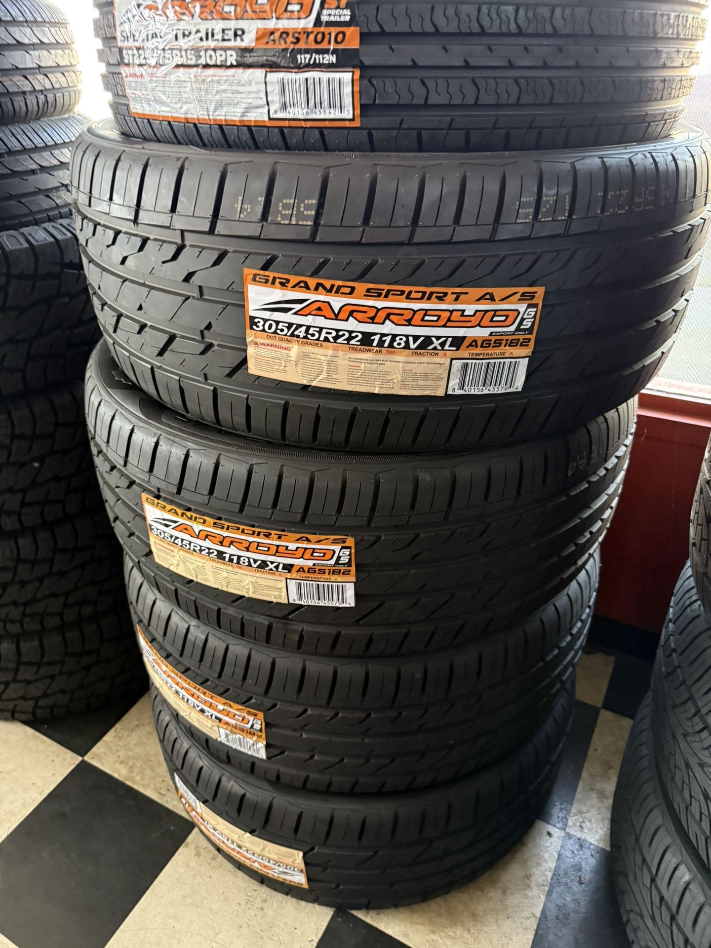 Vendo Set De Llantas 305/40/R22 Nuevas Instaladas Y BALANCEDAS Las 4 Por $500