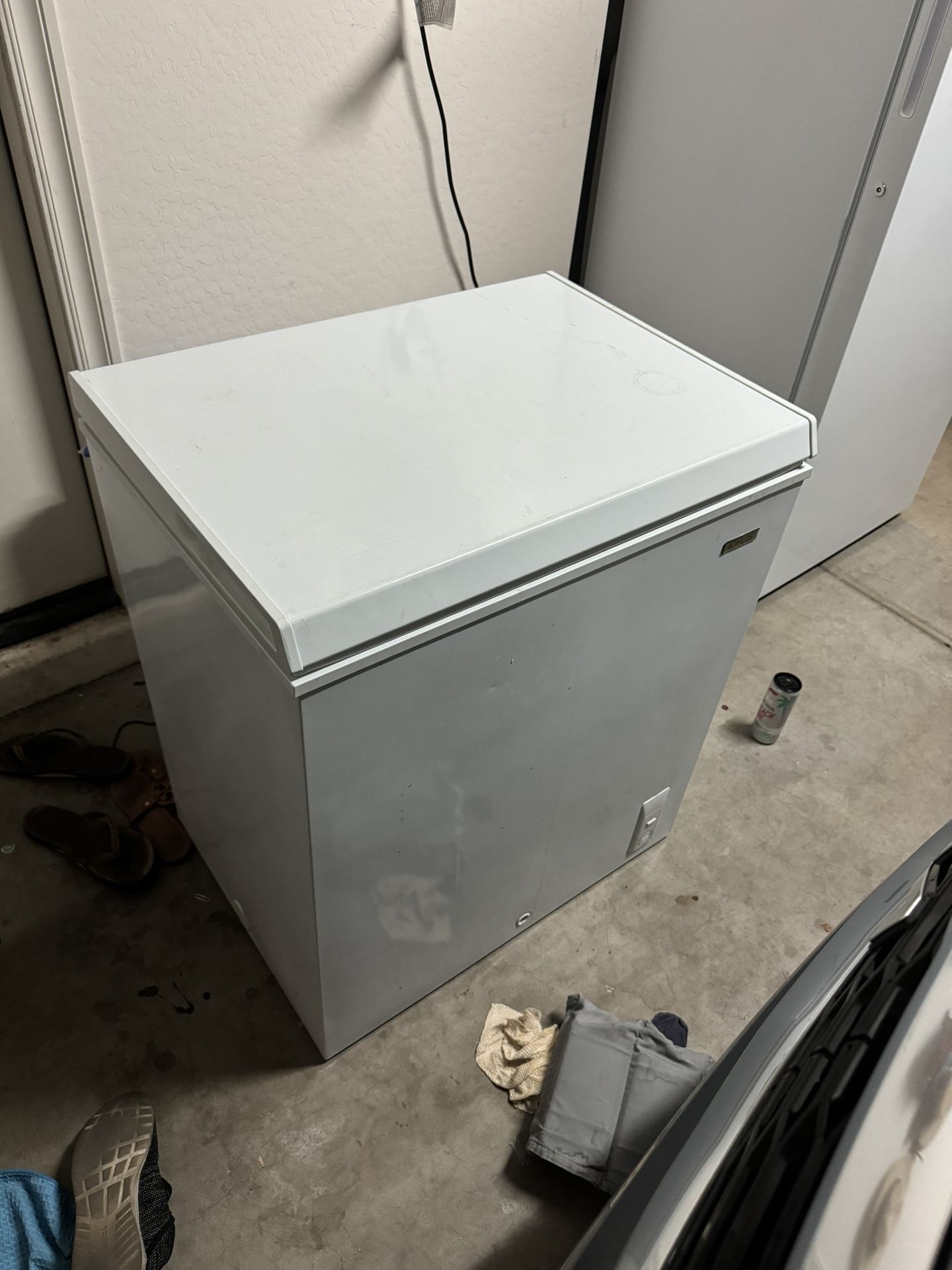 Idylis 7.1-cu ft Manual Defrost Chest Freezer (White)