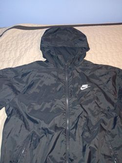 Black Nike windbreaker sweater