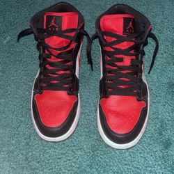 Jordan 1 mids