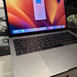 MacBook Pro 13” 2017  (can Fianance)