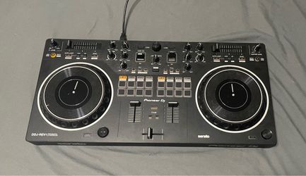 Pioneer DJ DDJ-REV1 Controller