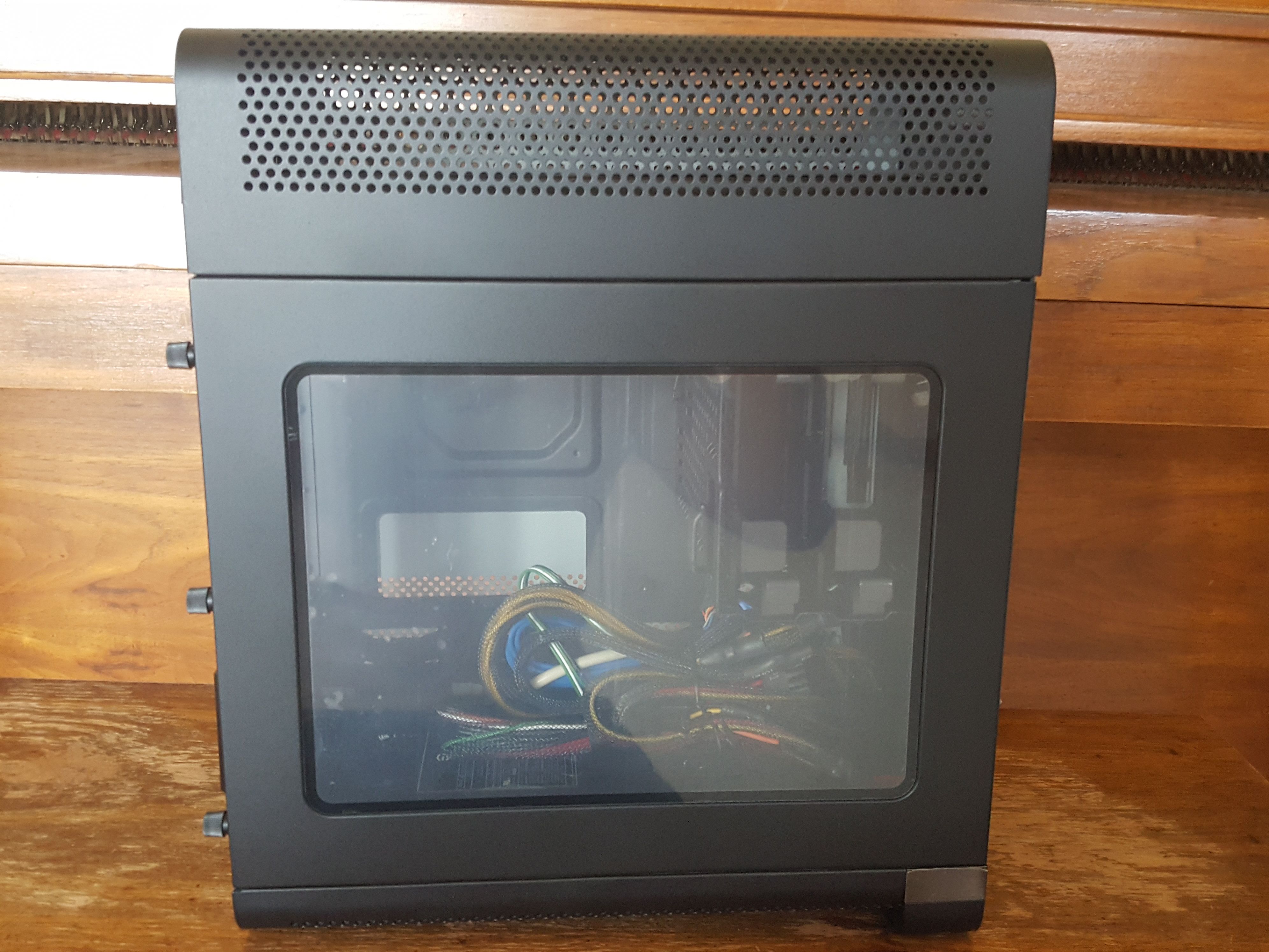 EVGA Hadron Hydro Mini ITX Computer Case
