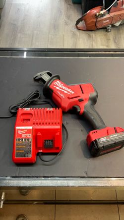 NEW Milwaukee 2719-21 M18 Fuel Hacksaw Combo Kit (Hacksaw, Battery, Charger)