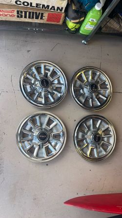 Pontiac GTO/ Le Mans Spinner Hubcaps