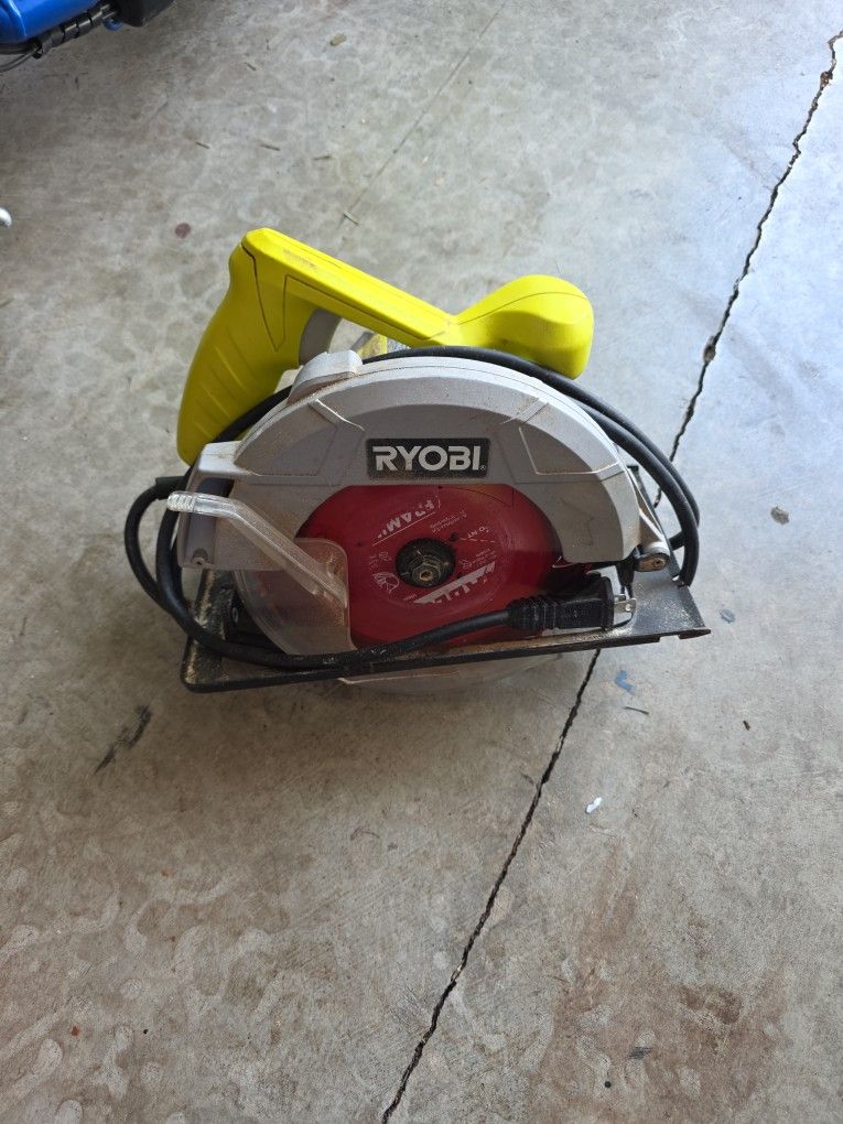 Ryobi Saw