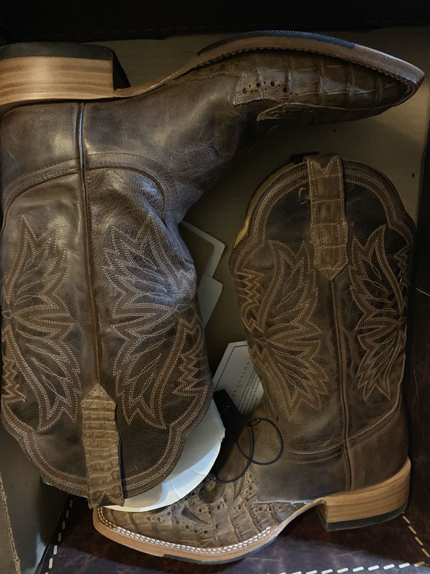 Cinch boots brand new