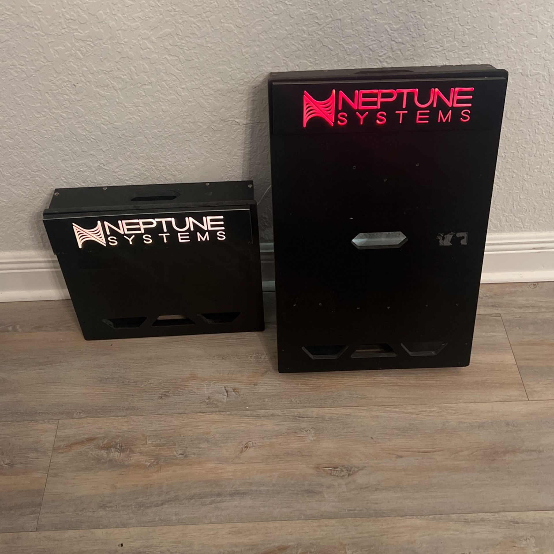 Neptune Apex Aquarium Mounting Board For Electronics With Led sign