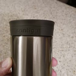 Contigo 2-Pack Vacuum-Insulated Stainless Steel Water Bottles for Sale in  Fairfax, VA - OfferUp