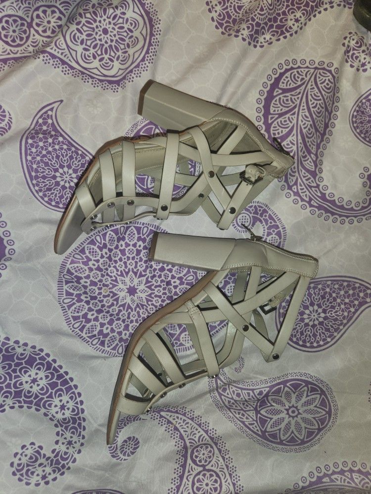 Marc FISHER GRAY/BEIGE HIGH HEELS NEW NEVER USED 7.5 M