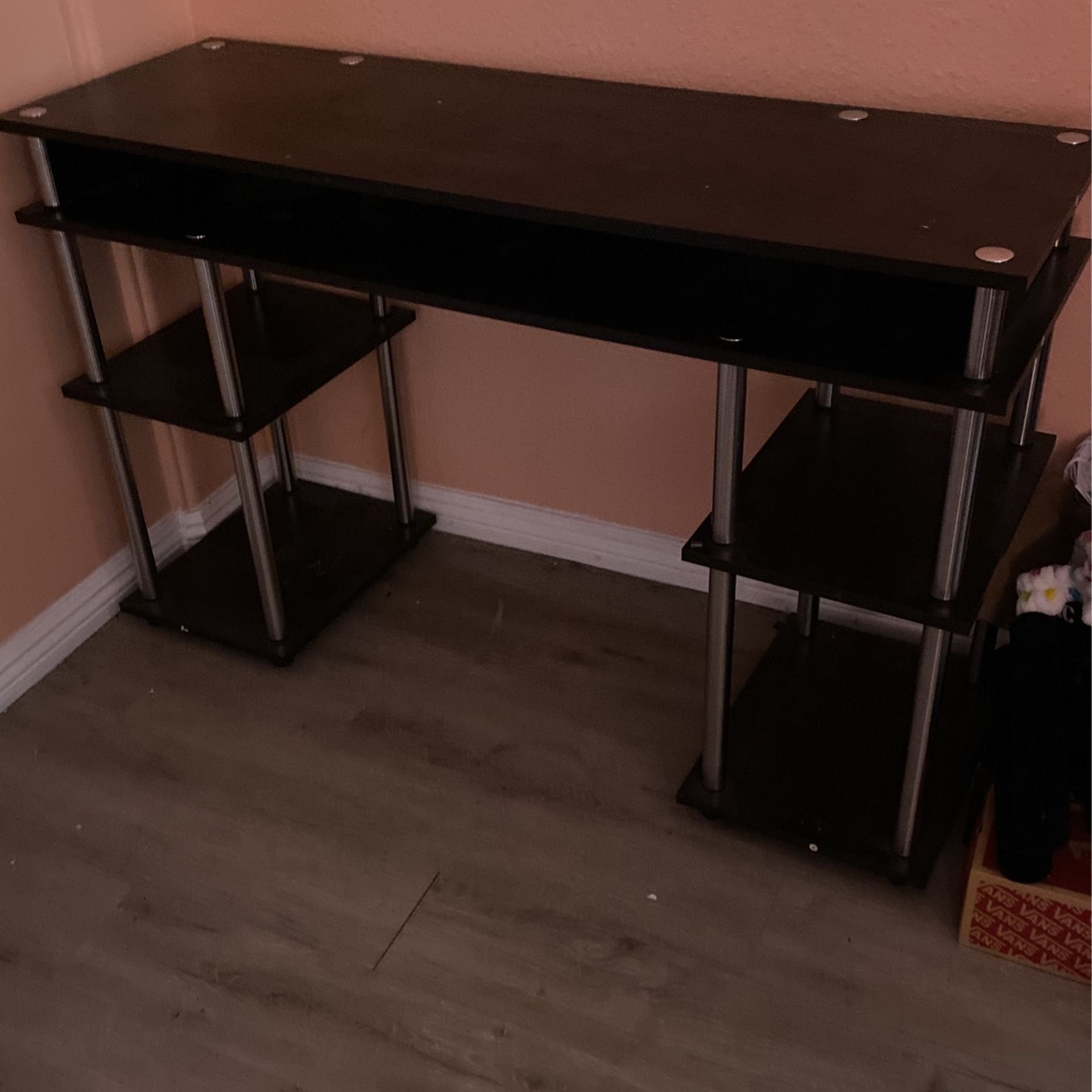 Manicure Table/Desk