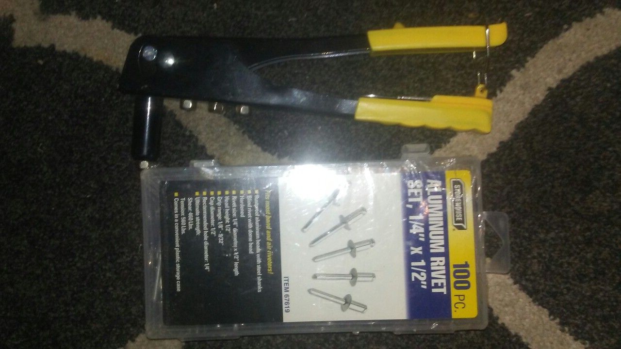 Ribit gun with a nrw case of ribits and some other stuff to go along ...