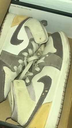 Nike High-Top Sneakers White and Brown