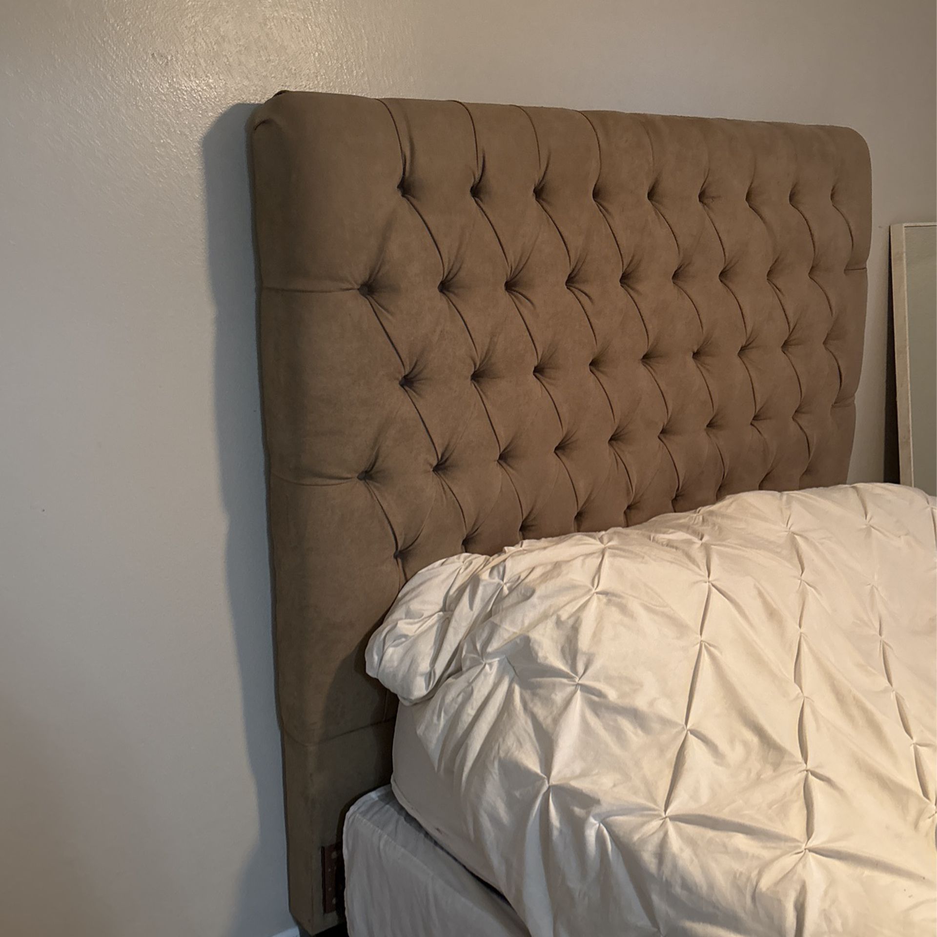 Upholstered headboard With Bed Frame