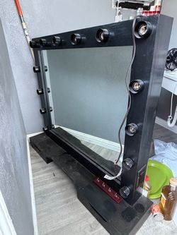 Vanity mirror