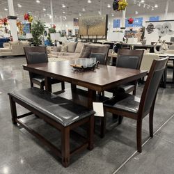 6 PIECE DINING ROOM SET