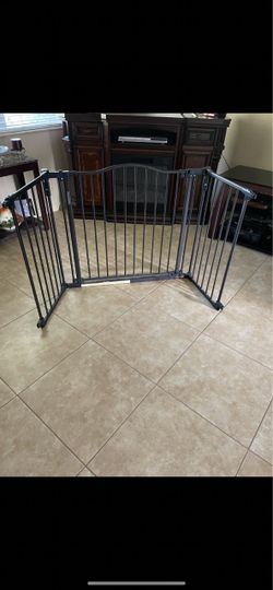 Pet or baby gate