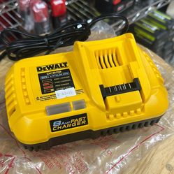 DEWALT 20V MAX / 60V MAX FLEXVOLT Lithium-Ion Fan Cooled Fast Battery Charger