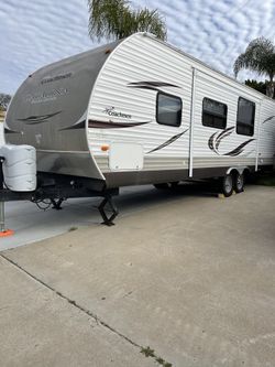 2012 Coachmen Catalina Deluxe Edition