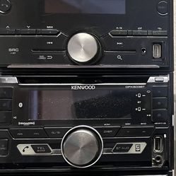 Estereo Con Bluetooth Radio DVD USB Para La TaDe Musica Cargue Su Cell Auxiliar.en Buenas Condiciones Garantía 