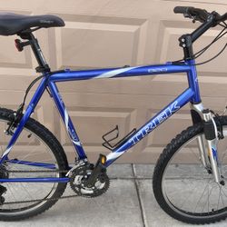 26"trek 820 Mens Mountain Bike. (XL).23". EXCELLLENT CONDITION 👌🏼