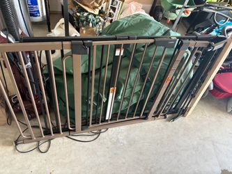 Baby safety gates