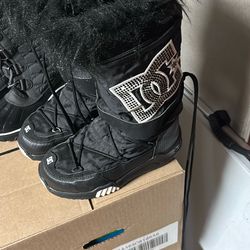 40, New Boots very expensive but it was for 100 and put it for 50 now