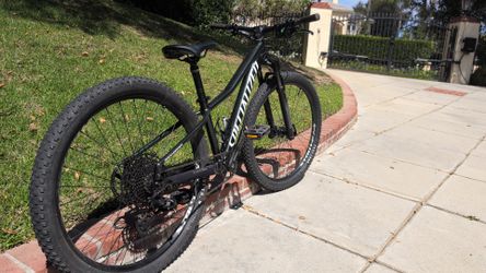 Specialized Rockhopper 27.5 – PNW Dropper & Tubeless – Excellent Condition