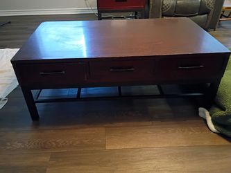 Coffee table with lots of storage