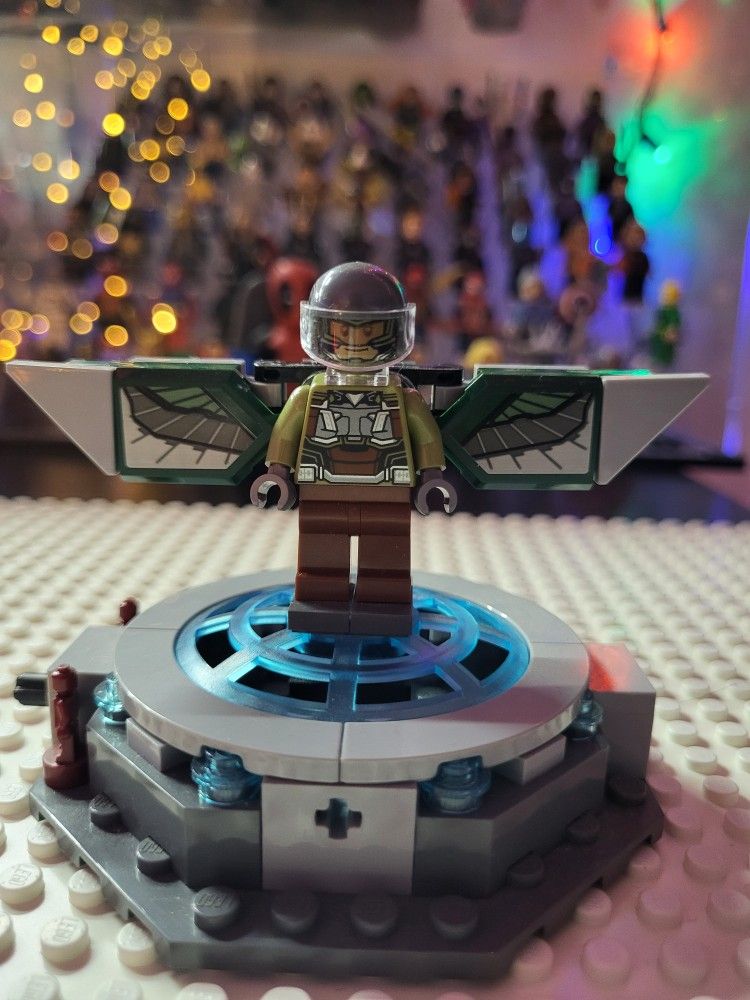 LEGO Falcon Minifigure