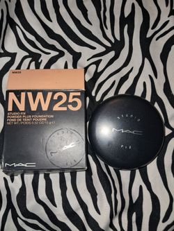 MAC (OG) Studio Fix Powder in NW25