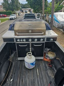 ASADOR  KENMORE 6 KEMADORES STAN STANLEY  BUENAS CONDICIONES  CON TANQUE  DE GAS
