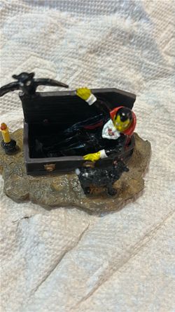 Simpsons Halloween Dracula Coffin Figurine